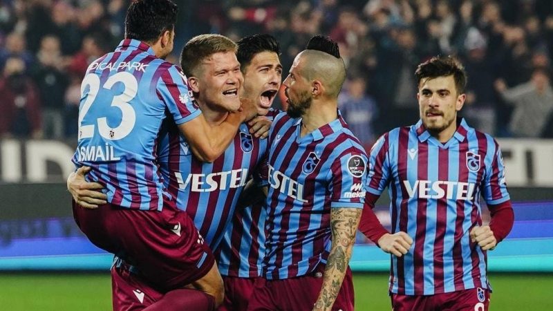 Após quase 40 anos de fila, o Trabzonspor se aproxima cada vez mais do título turco