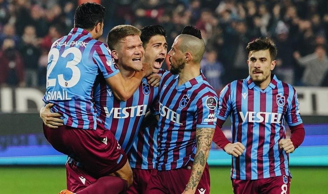 Após quase 40 anos de fila, o Trabzonspor se aproxima cada vez mais do título turco