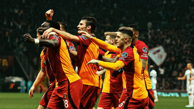 Com grandes contratações, Galatasaray se ajusta e é favorito no Campeonato Turco